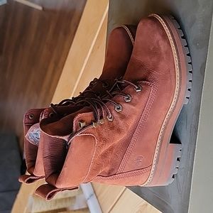 Timberland Courmayeur Valley lace up boot in Rust nubuck